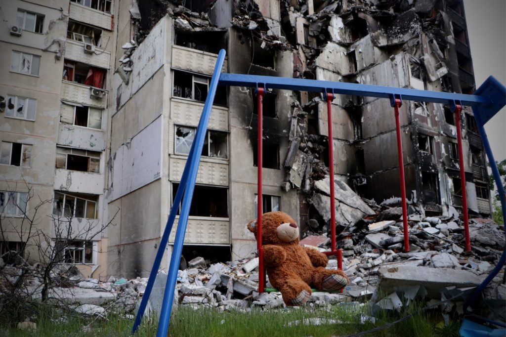 Россияне убили в Украине по меньшей мере 423 ребенка и ранили более 810. Больше всего пострадавших — в Донецкой области