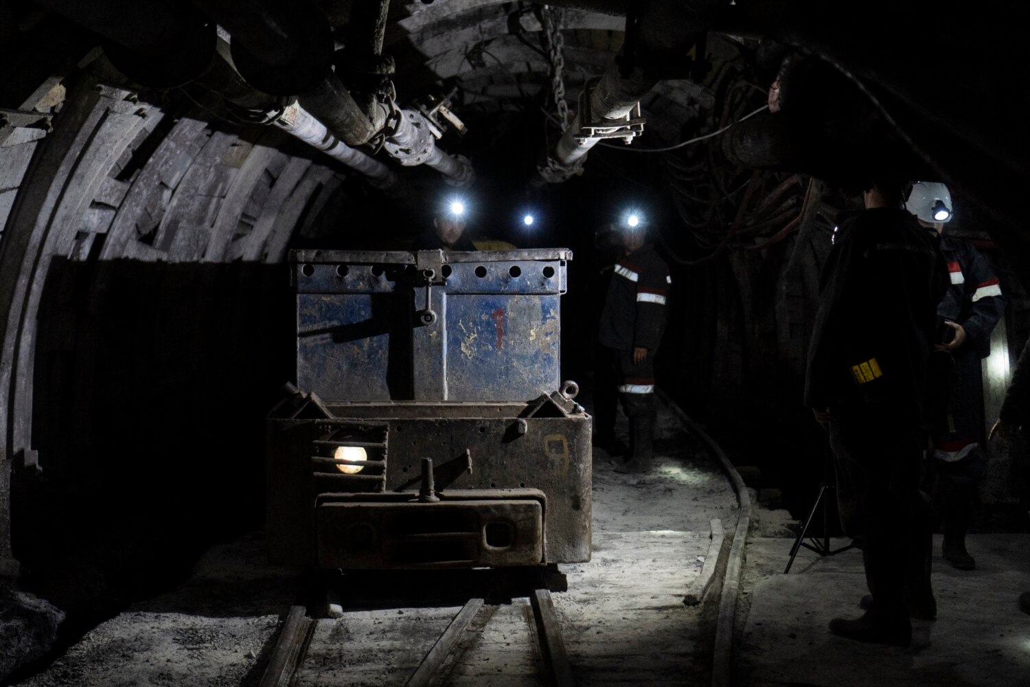 карета в угольной шахте