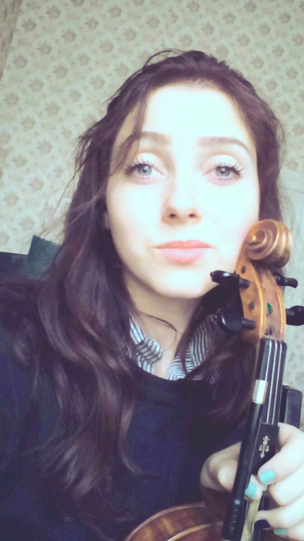 Хвилина мовчання. Згадаємо скрипальку Катерину Кодинцеву зі Слов’янська, яка загинула під час обстрілу 2