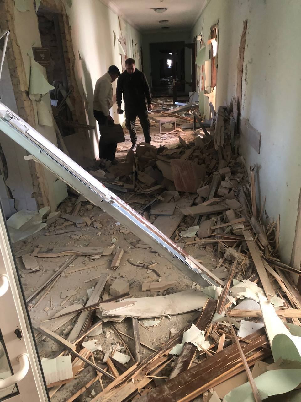 У Донецьку в будівлі мерії пролунали потужні вибухи. Повідомляють про поранених (ФОТО, ВІДЕО) 3