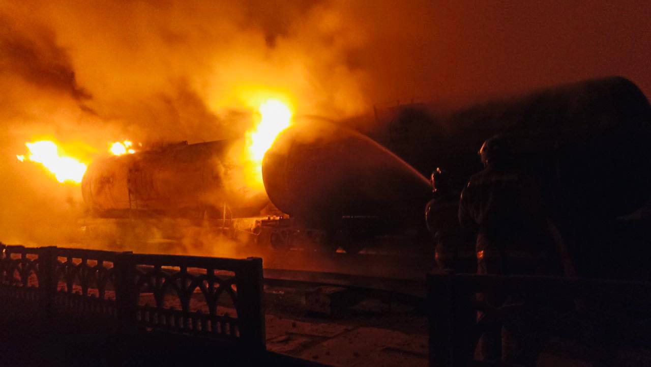 Пожар во временно оккупированном Шахтерске: что известно (ФОТО, ВИДЕО) 1