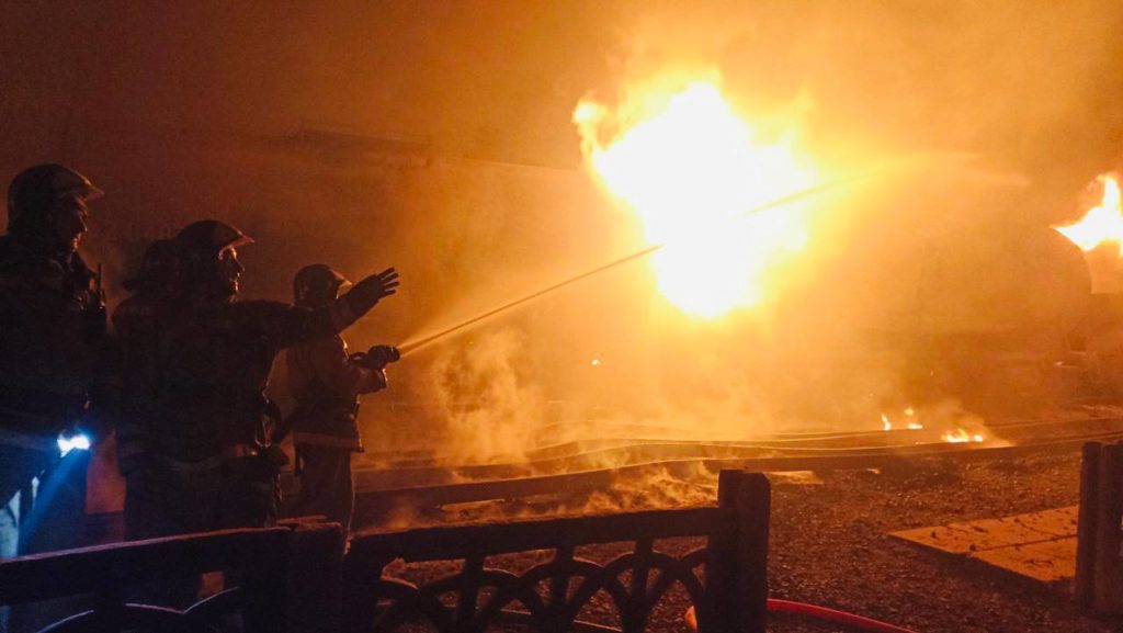 Пожар во временно оккупированном Шахтерске: что известно (ФОТО, ВИДЕО)
