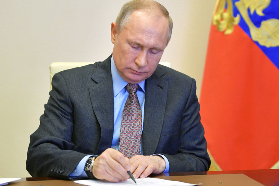 Путин подписал “законы” о включении “Л/ДНР”, Херсонщины и Запорожья в состав РФ