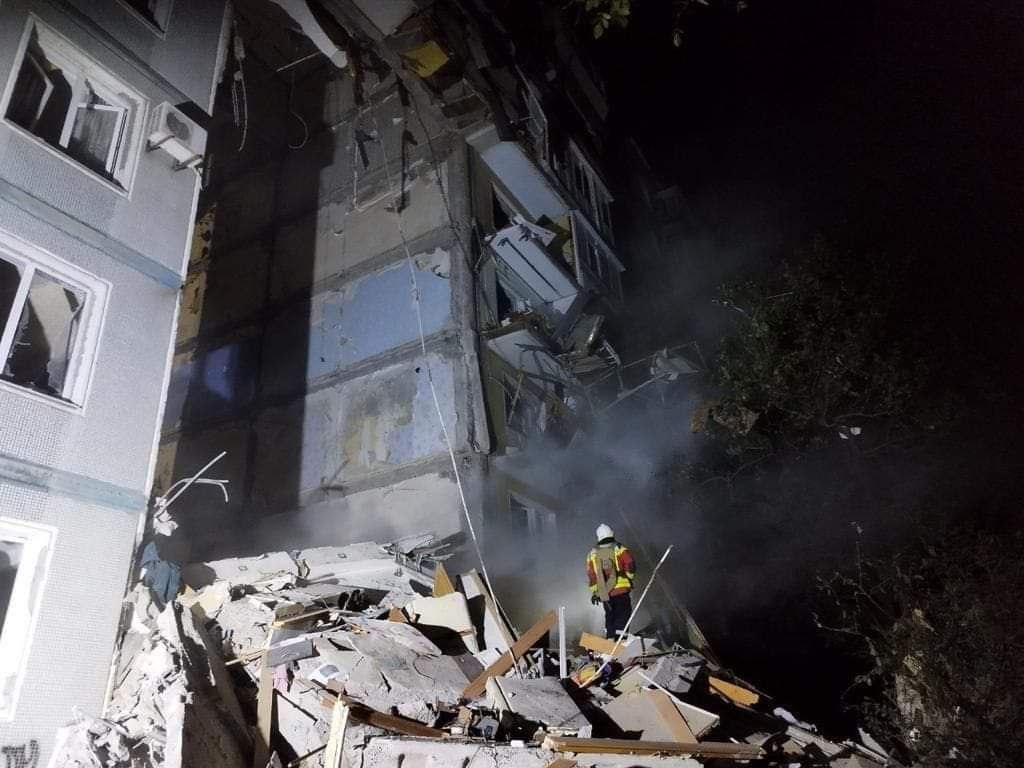 разрушенная 9-этажка в Запорожье