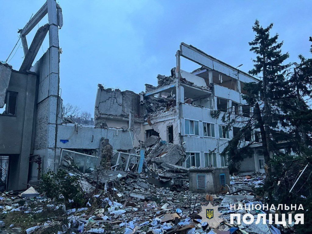 На Донеччині росіяни завдали 28 ударів за добу, загинув щонайменше 1 мешканець, 4 поранені. Які міста під ударом (ФОТО, ВІДЕО)