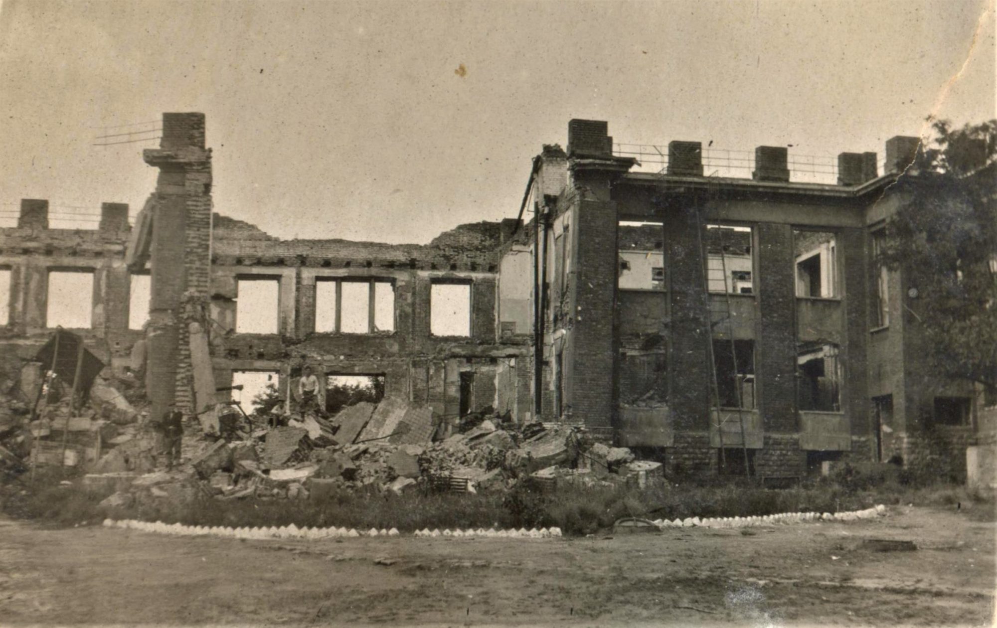 зруйнована у Другій світовій війні лікарня в Бахмуті