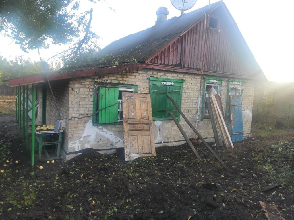 Доба на Донеччині: Російські окупанти пошкодили школу, газогін, ЛЕП та будинки (ФОТО)