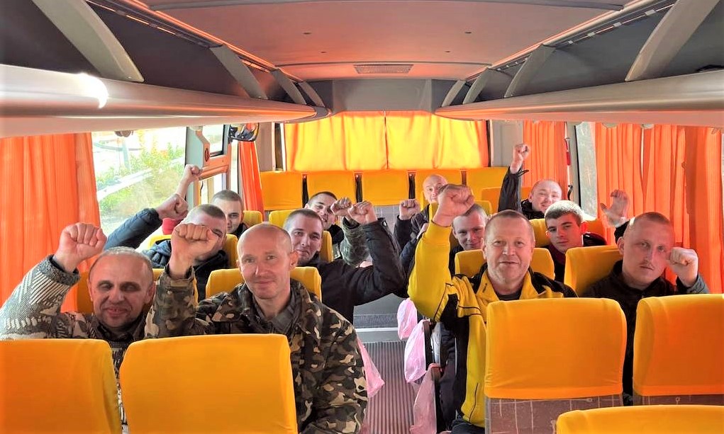 Украина обменяла из плена РФ еще 20 защитников, в том числе бойцов ВСУ, ТрО, НГУ и ВМС. Есть пленные из Еленовки (ФОТО, ВИДЕО)