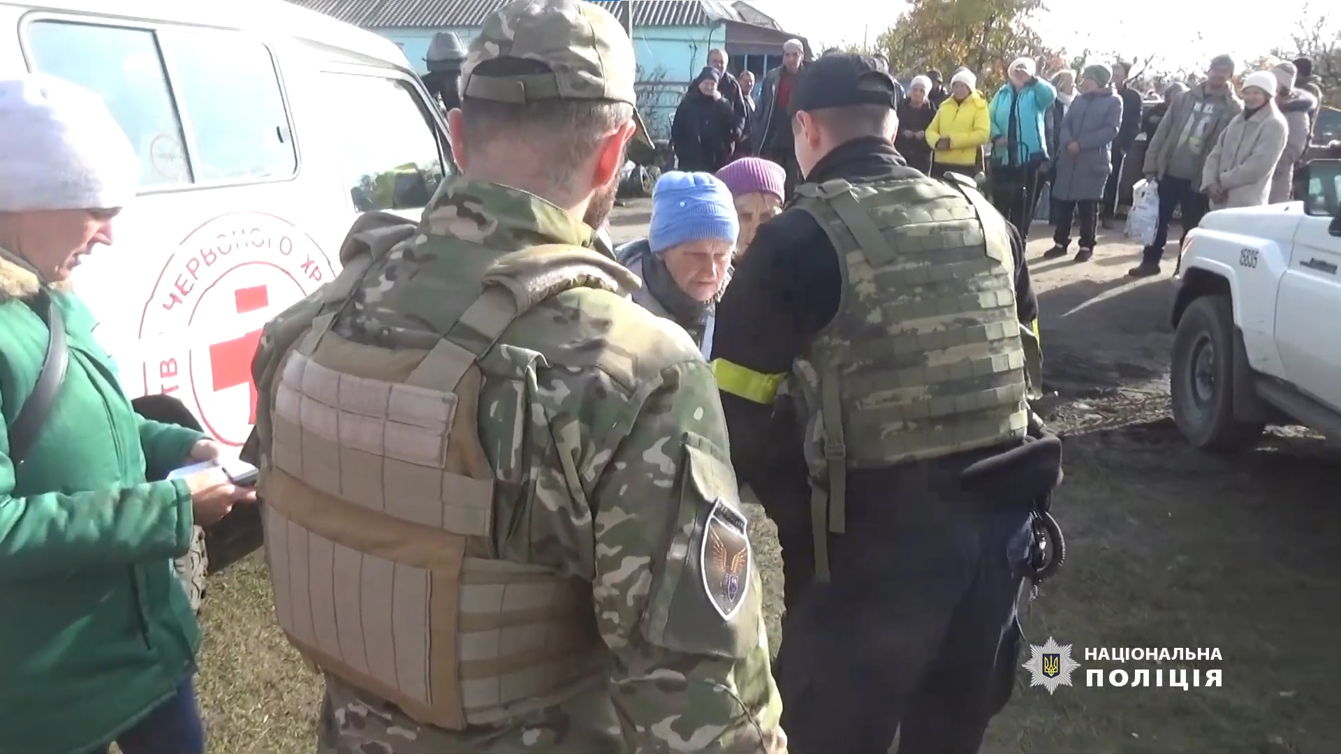 В селе Коровий Яр в Донецкой области осталось 90 жителей, среди них 7 детей, а большинство домов разрушены (ФОТО) 3