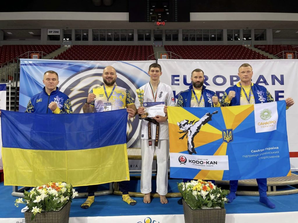 Спортсмен с Донетчины завоевал золотую медаль на чемпионате Европы по карате (ФОТО)