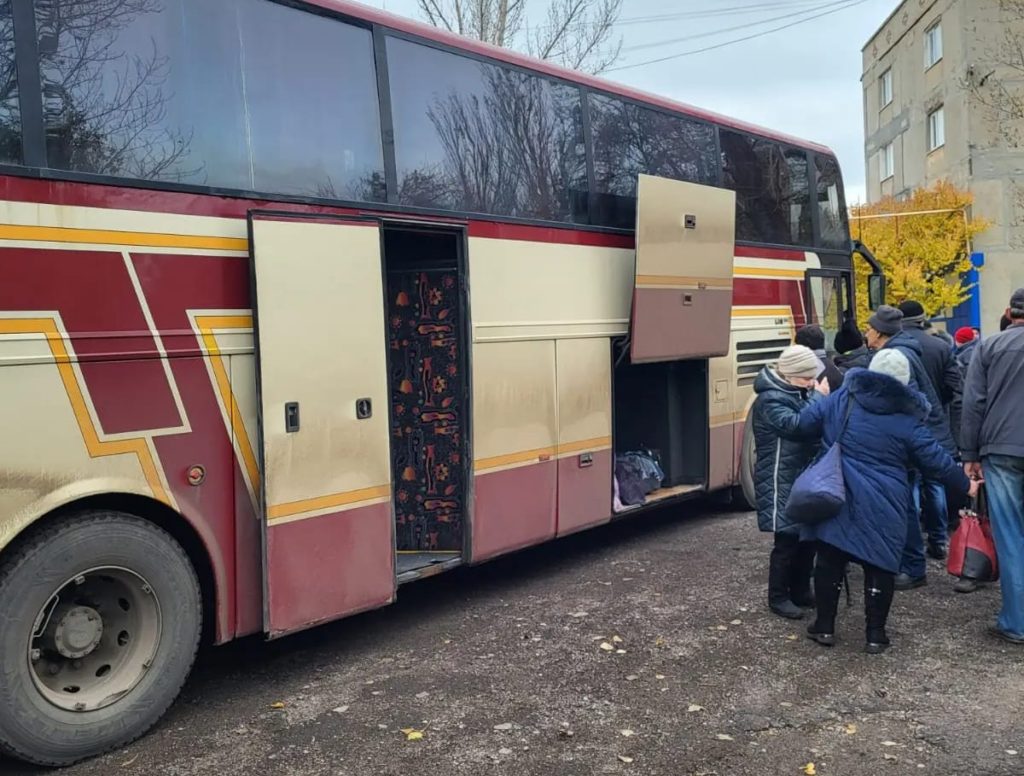 З 2 листопада починається евакуація жителів Донеччини у Тернопільську область. Де записатись