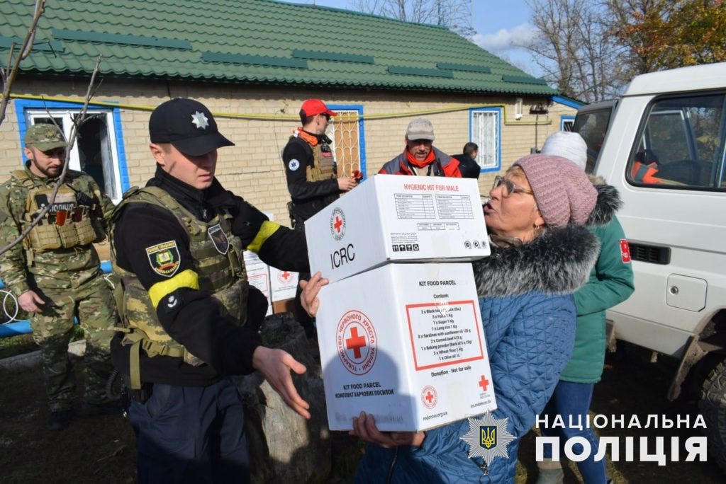 В селе Коровий Яр в Донецкой области осталось 90 жителей, среди них 7 детей, а большинство домов разрушены (ФОТО)