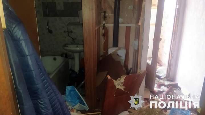 На Донеччині окупанти гатили по житлових будинках, вбили цивільного у Бахмуті (зведення) 4