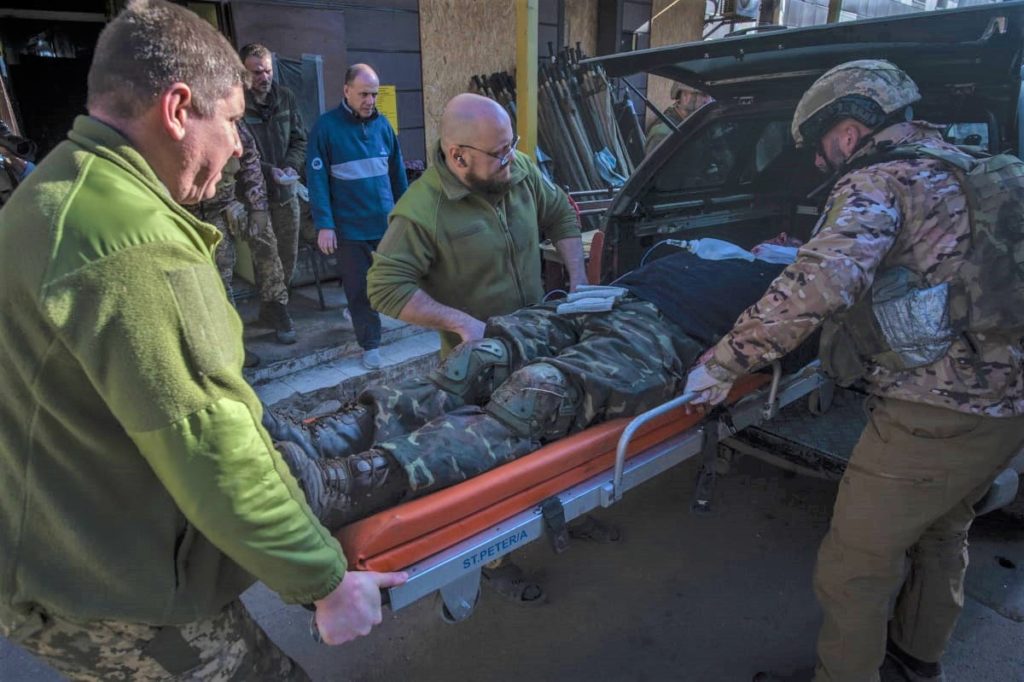 Как раненых защитников Бахмута спасает эвакуационная группа 93-й ОМБр (ФОТО)