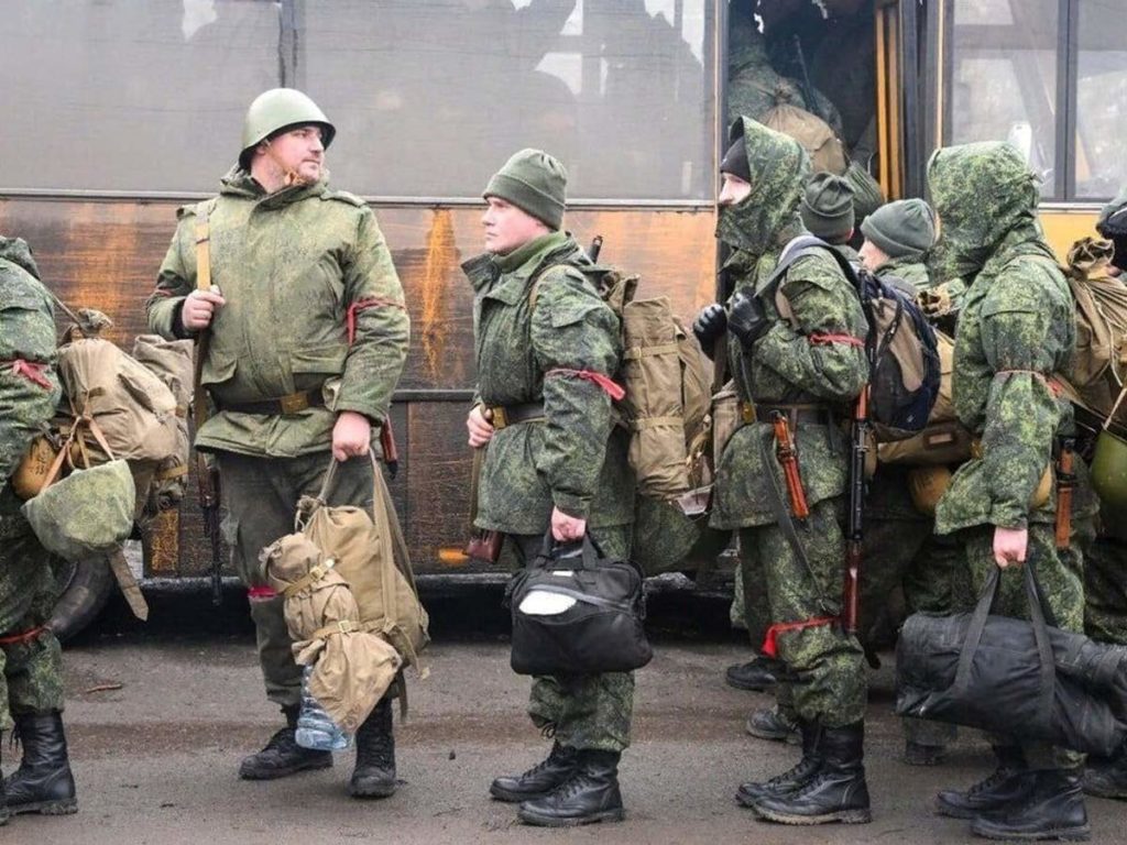 Ватажки донецьких та луганських бойовиків “демобілізували” студентів, яких відправили на війну