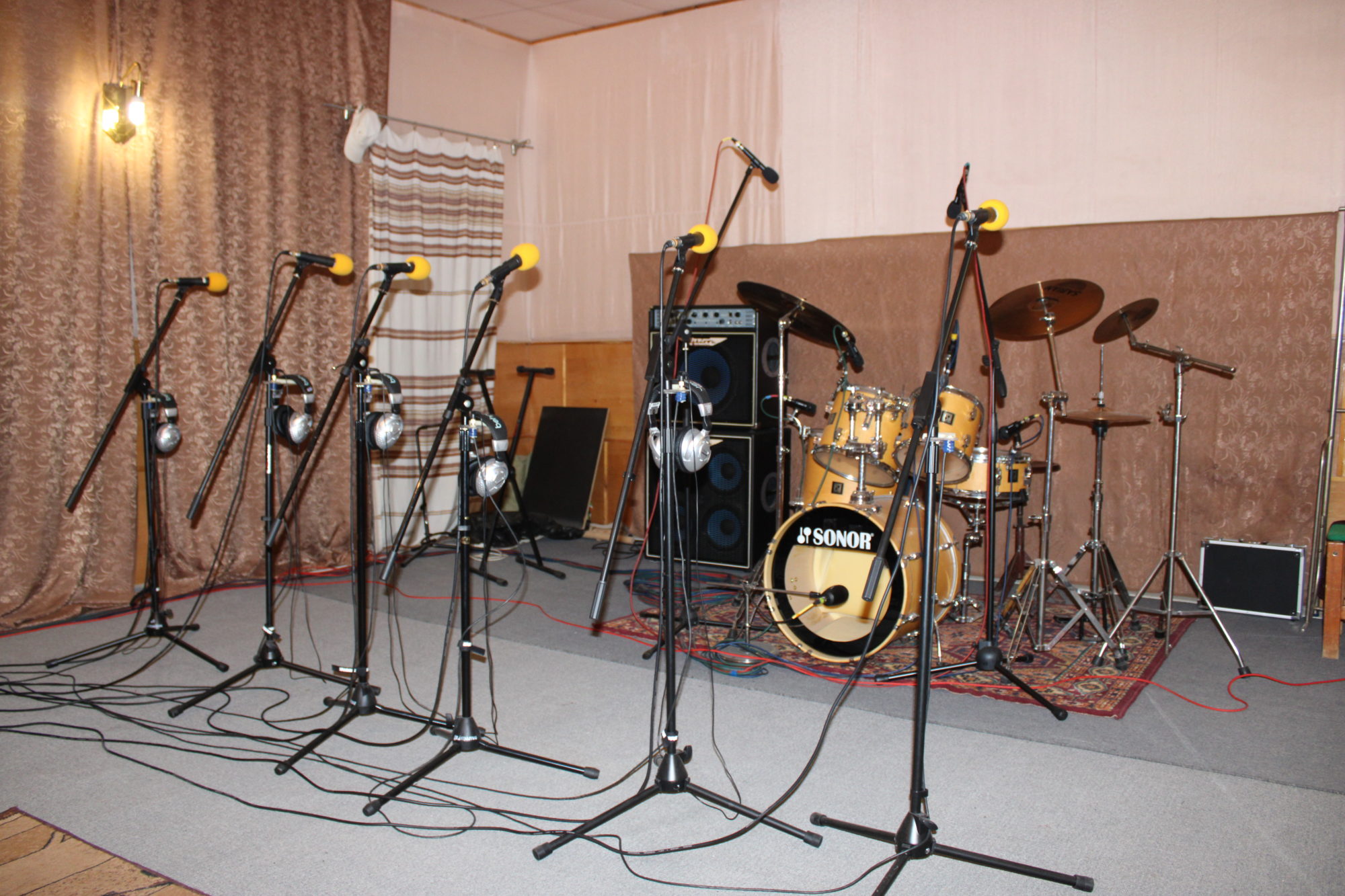музична апаратура у палаці культури у Світлодарську