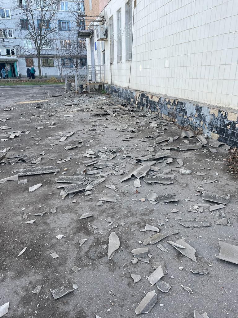 Россияне попали ракетой в жилой дом в Курахово, один человек травмирован (ФОТО) 4