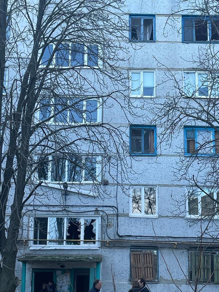 Росіяни поцілили ракетою в житловий будинок у Кураховому, одна людина травмована (ФОТО) 5