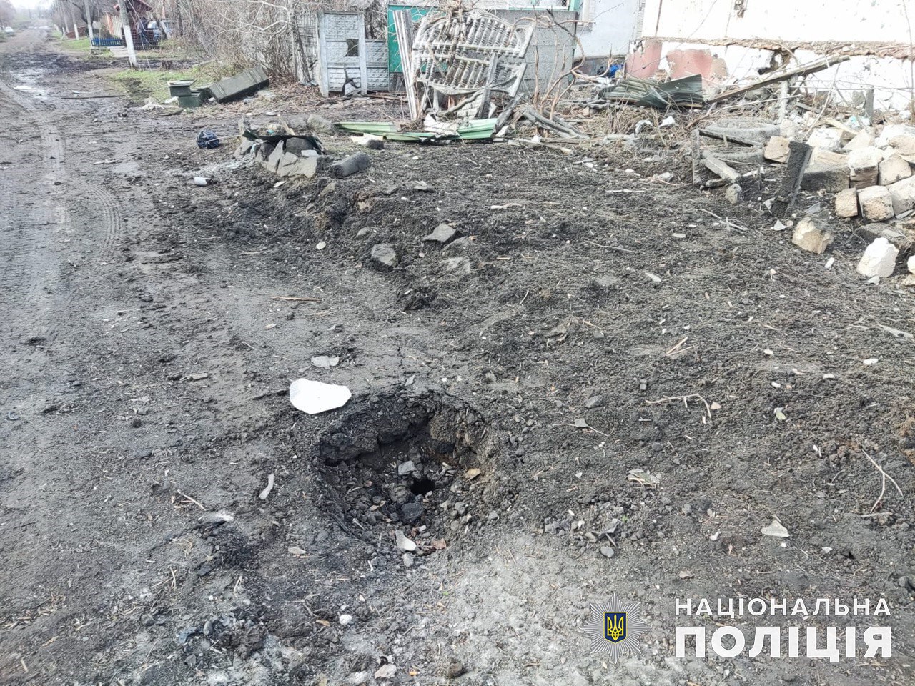 Окупанти влучили по кількох житлових будинках на Донеччині та поранили 4 цивільних (зведення за добу) 8