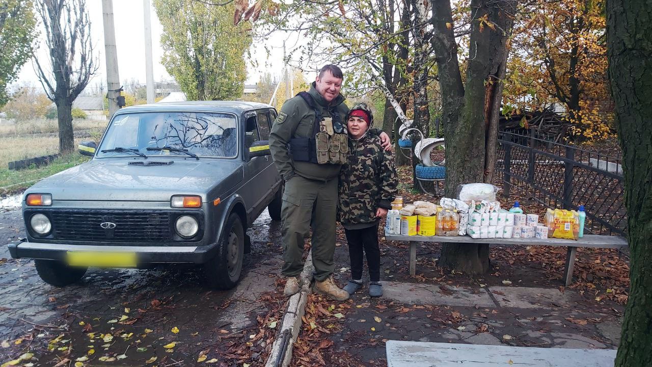 поліцейських підрозділ Білий Янгол привіз гуманітарну допомогу в Красногорівку