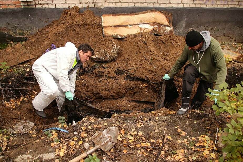 В Северодонецкой агломерации оккупанты выявили стихийные захоронения с 408 погибшими