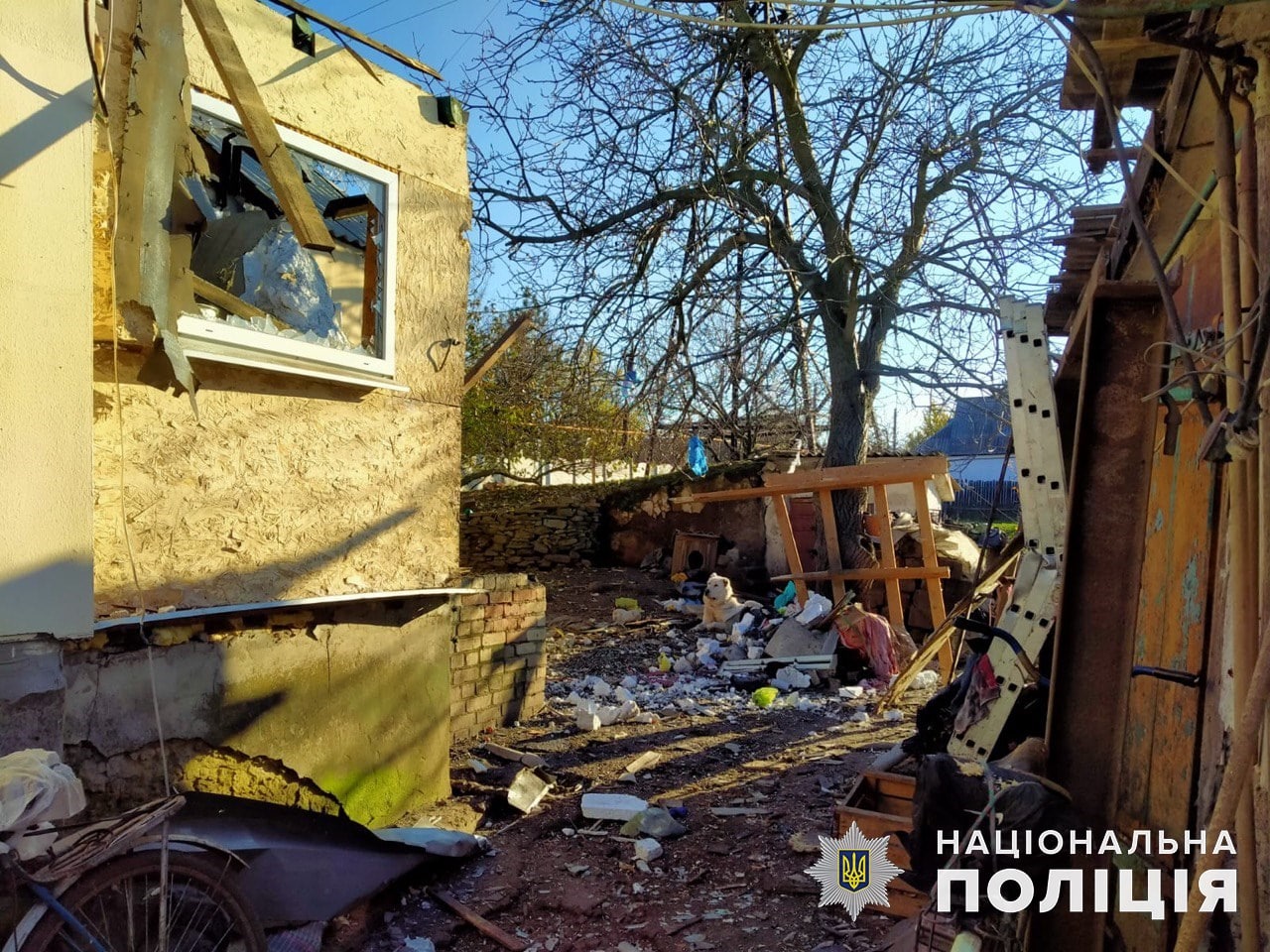 зруйнований приватний будинок внаслідок обстрілу Росії в Донецькій області 6
