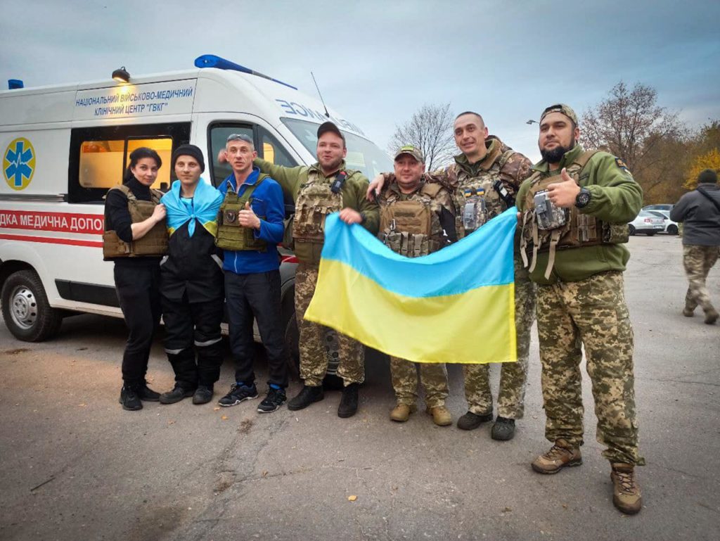 Україна звільнила з російського полону ще 107 захисників з різних підрозділів, серед них багато поранених (ФОТО)