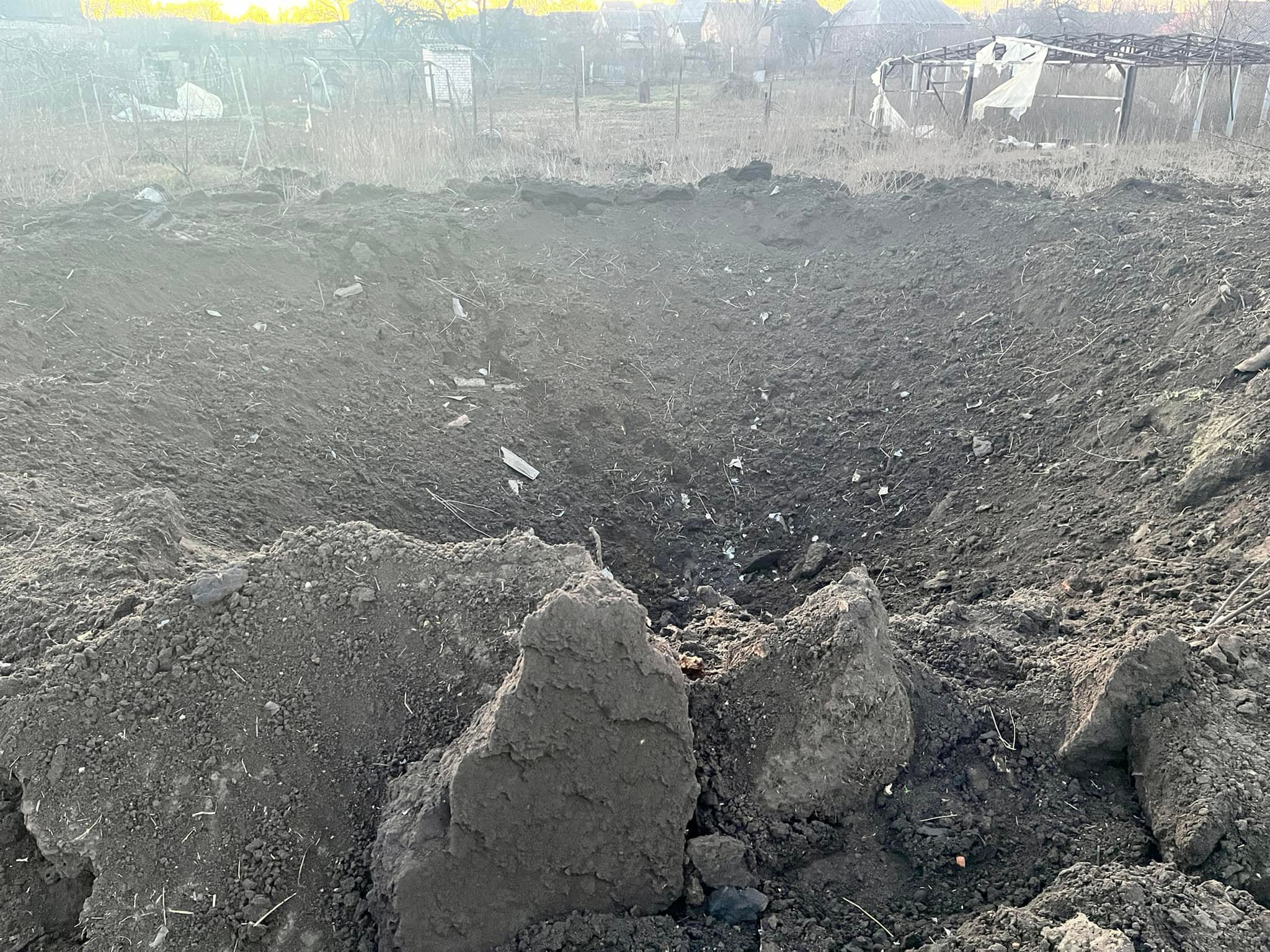 Росіяни вгатили ракетами по Краматорську, пошкоджені кілька десятків житлових будинків (ФОТО) 1