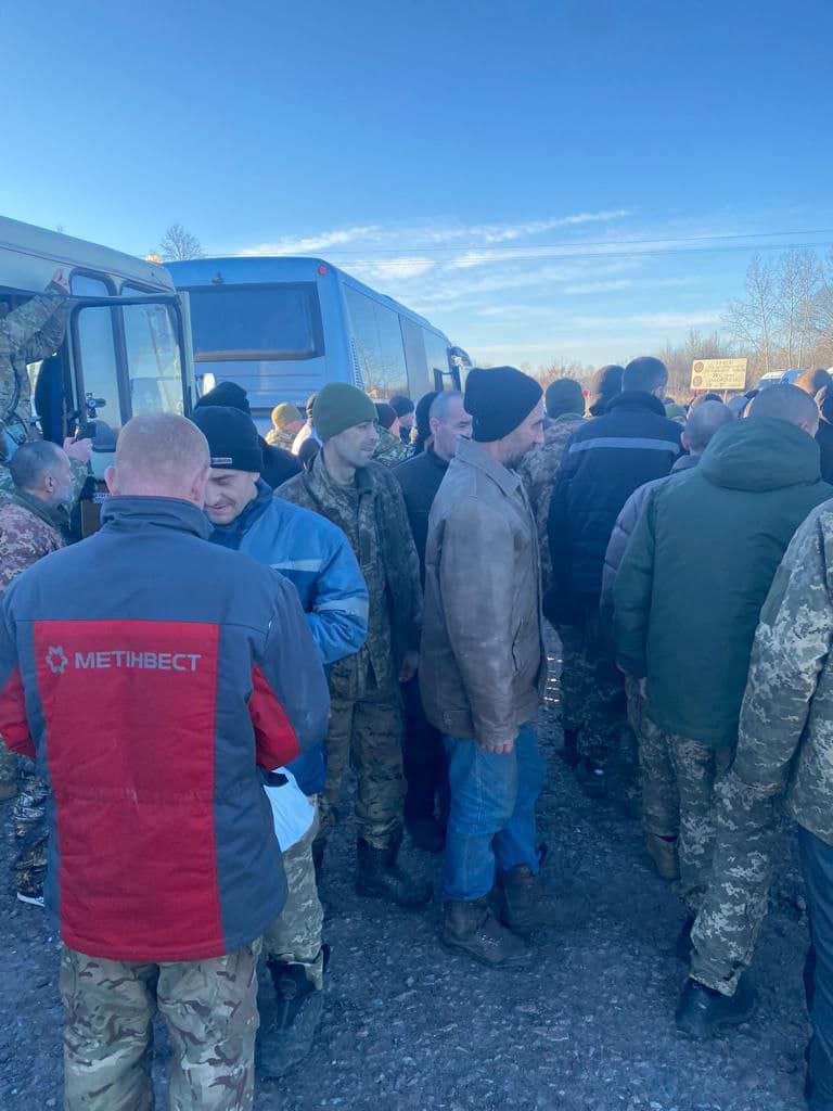 Украина освободила из российского плена 60 воинов, большинство из них – защитники Мариуполя (ФОТО, ВИДЕО) 4