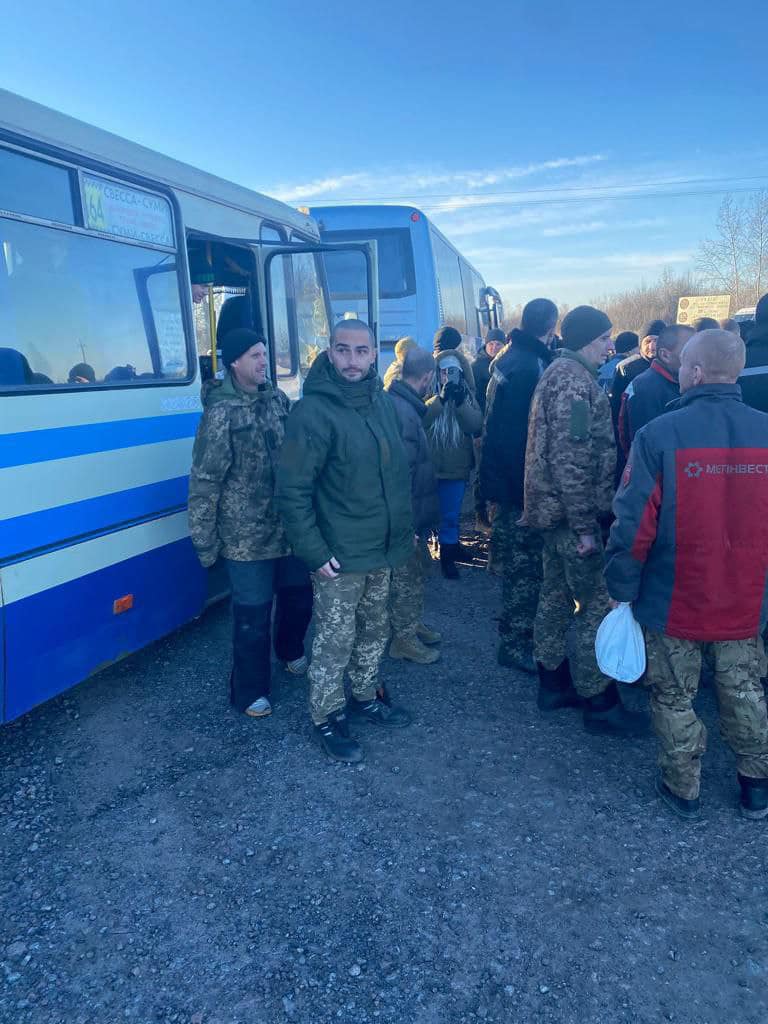 Україна звільнила з російського полону 60 воїнів, більшість із них — захисники Маріуполя (ФОТО, ВІДЕО) 5