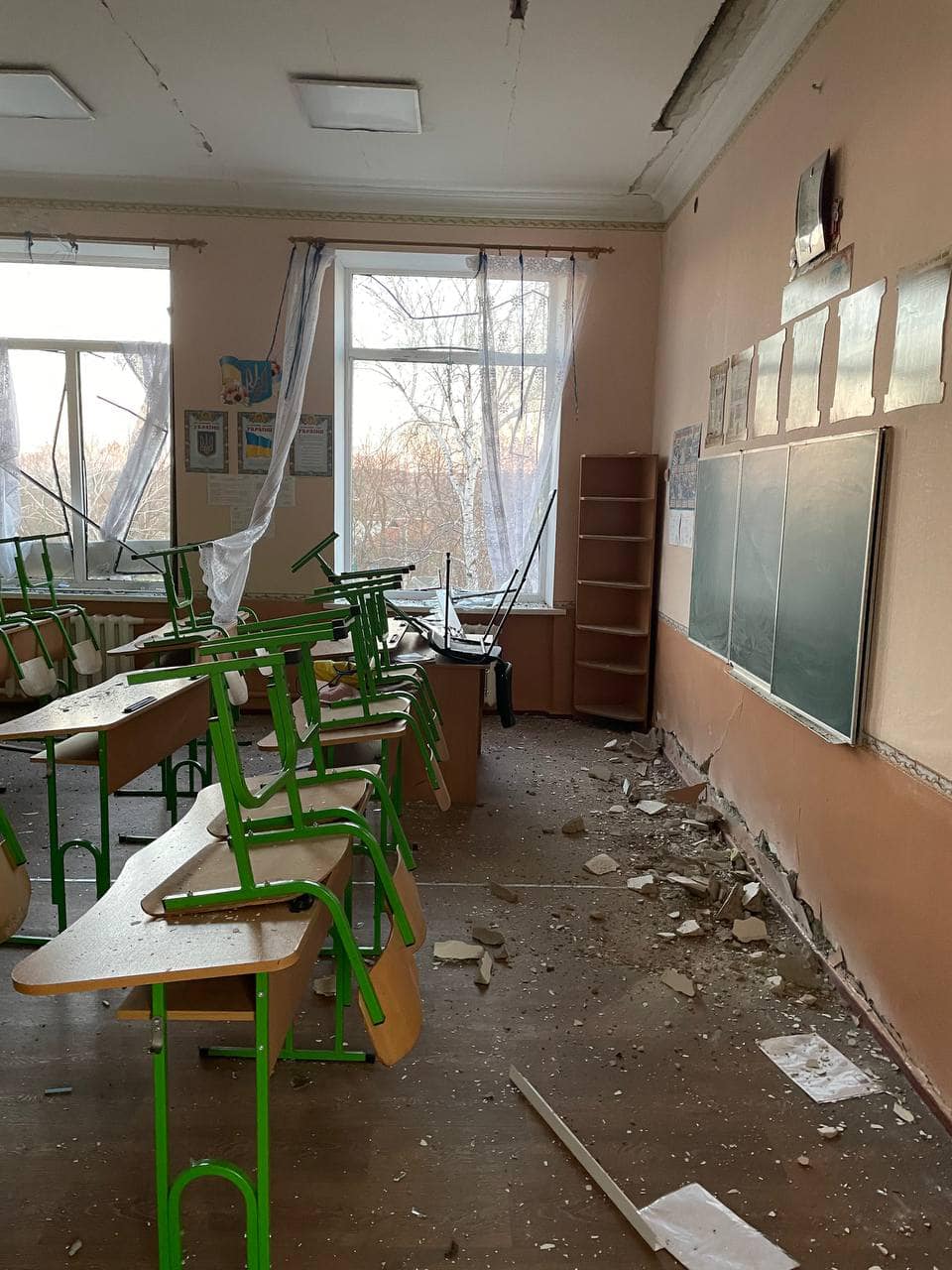 Росіяни вгатили ракетами по Краматорську, пошкоджені кілька десятків житлових будинків (ФОТО) 6