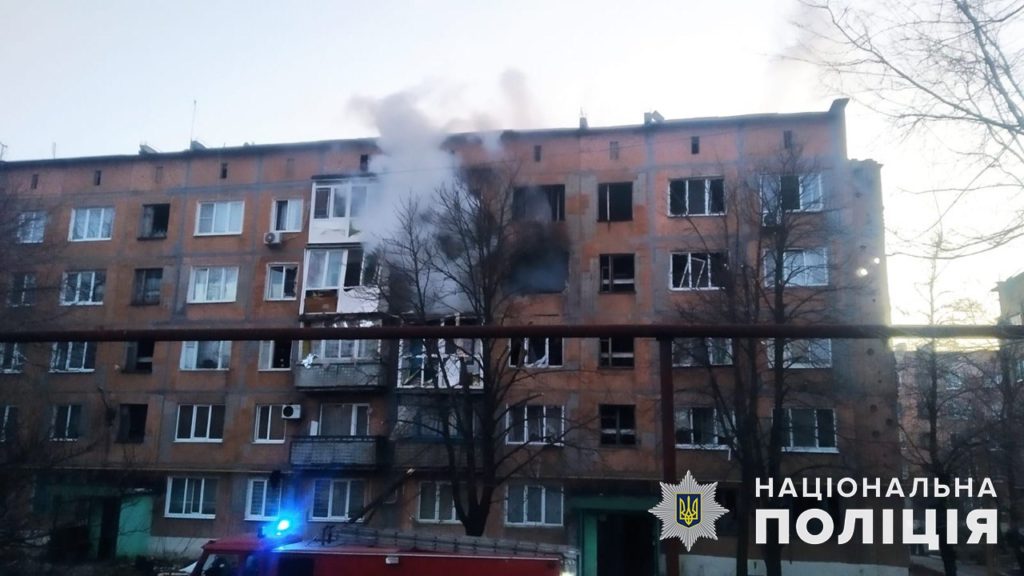 Одна людина загинула, ще п’ятеро поранені: за добу росіяни обстріляли 12 населених пунктів Донеччини (зведення)
