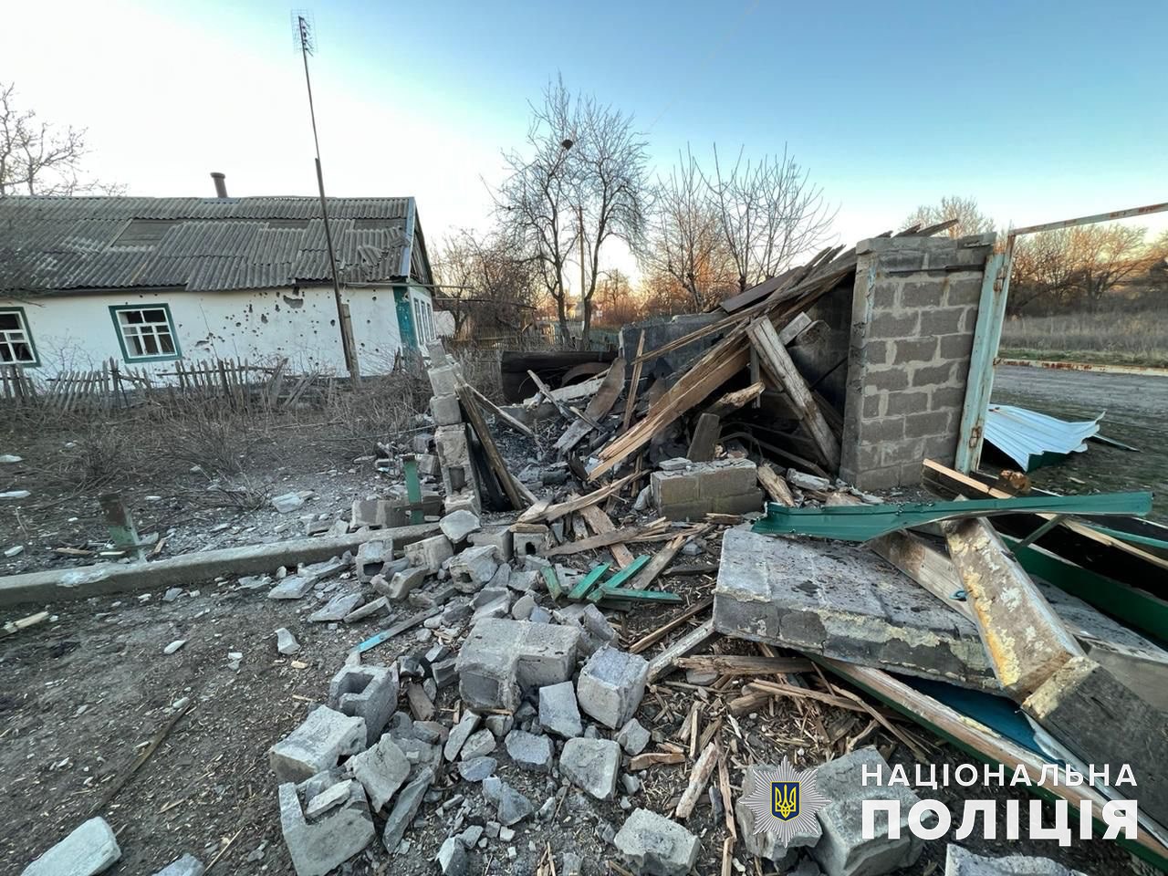 Поранені 9 місцевих: за день Росія обстріляла 10 міст і сіл Донеччини (зведення) 1