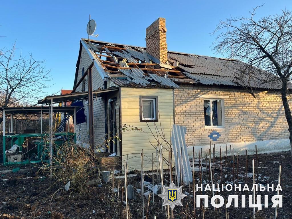 Поранені 9 місцевих: за день Росія обстріляла 10 міст і сіл Донеччини (зведення)