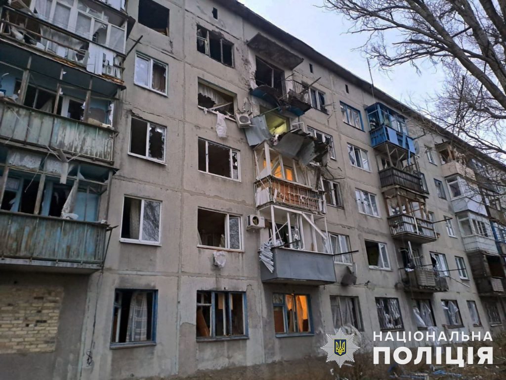 Ранены семь человек: за сутки оккупанты обстреляли 9 городов и поселков Донетчины (сводка)