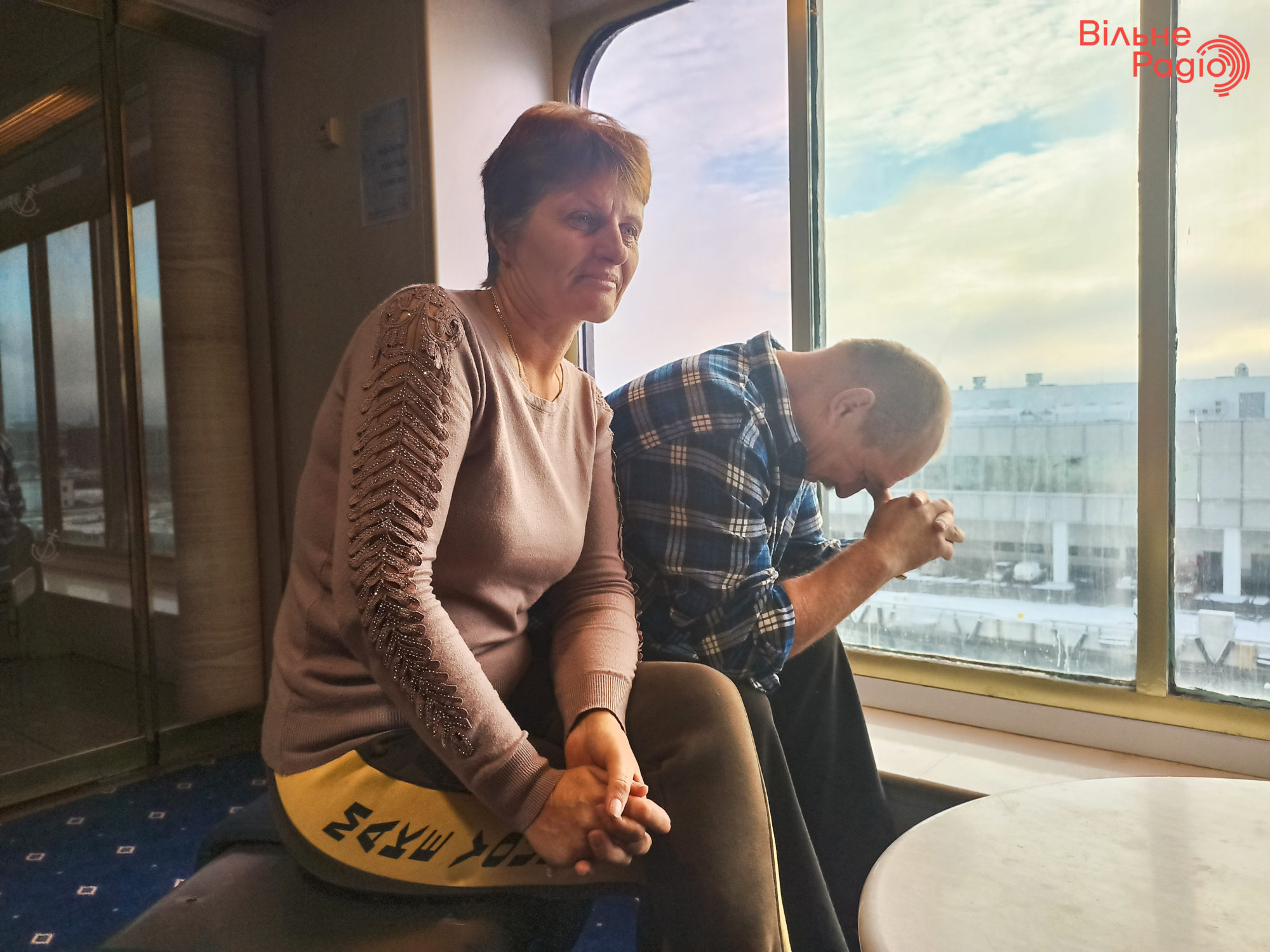 Пара з Нової Каховки облаштовується на естонському кораблі