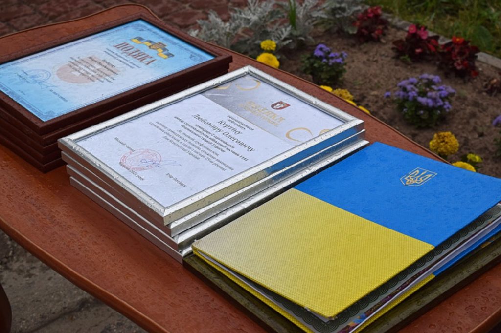 Вісьмох мешканців Донеччини відзначили державними нагородами (ІМЕНА)