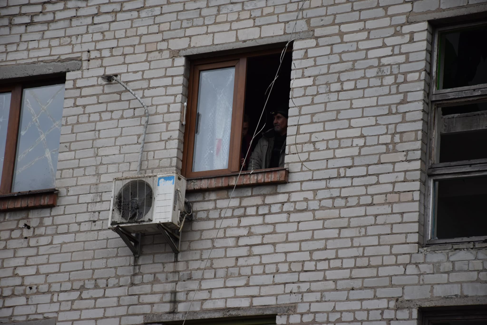 Окупанти обстріляли Краматорськ, пошкодили 15 будинків і 2 заклади освіти (ВІДЕО) 1
