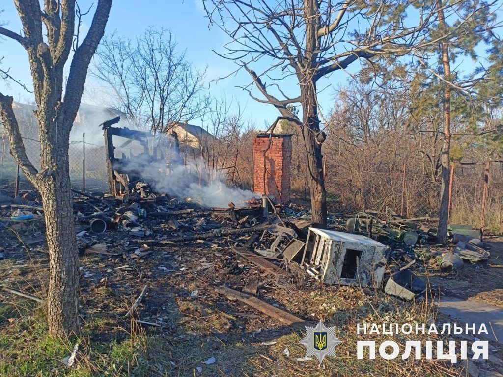 Под огнем россиян в Донецкой области — снова жилые дома и детсады. Ранены 2 местных (сводка)