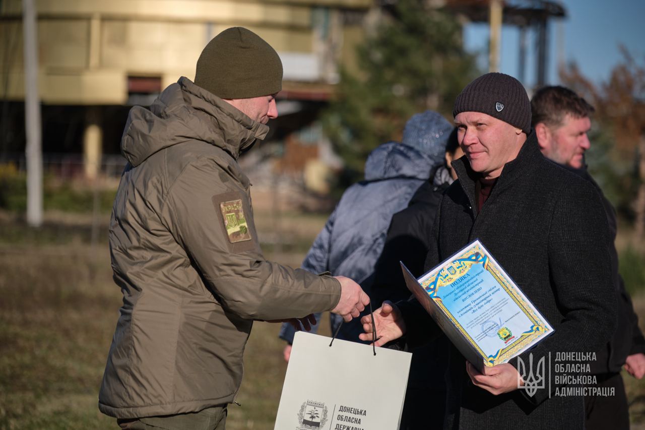 В Святогорске появилась “Аллея волонтеров” как благодарность тем, кто помогает бороться с оккупантами (ФОТО) 9