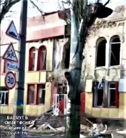 пошкоджена будівля синагоги в Бахмуті 3