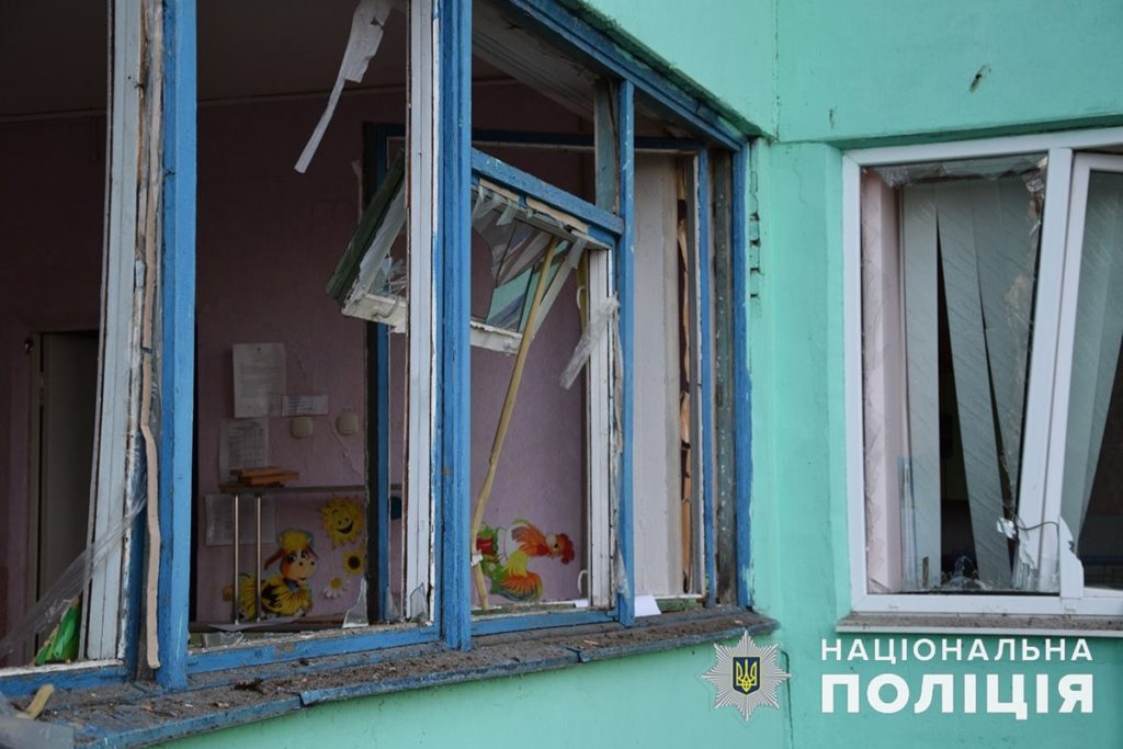 За сутки россияне убили на Донетчине 2 гражданских, ранили еще 8, повредили детсад и еще 19 гражданских зданий (возведение, фото, видео)