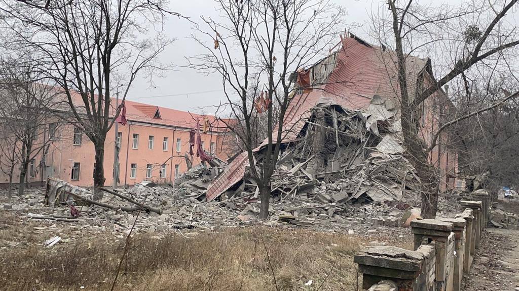 зруйнована росіянами школа в Краматорську
