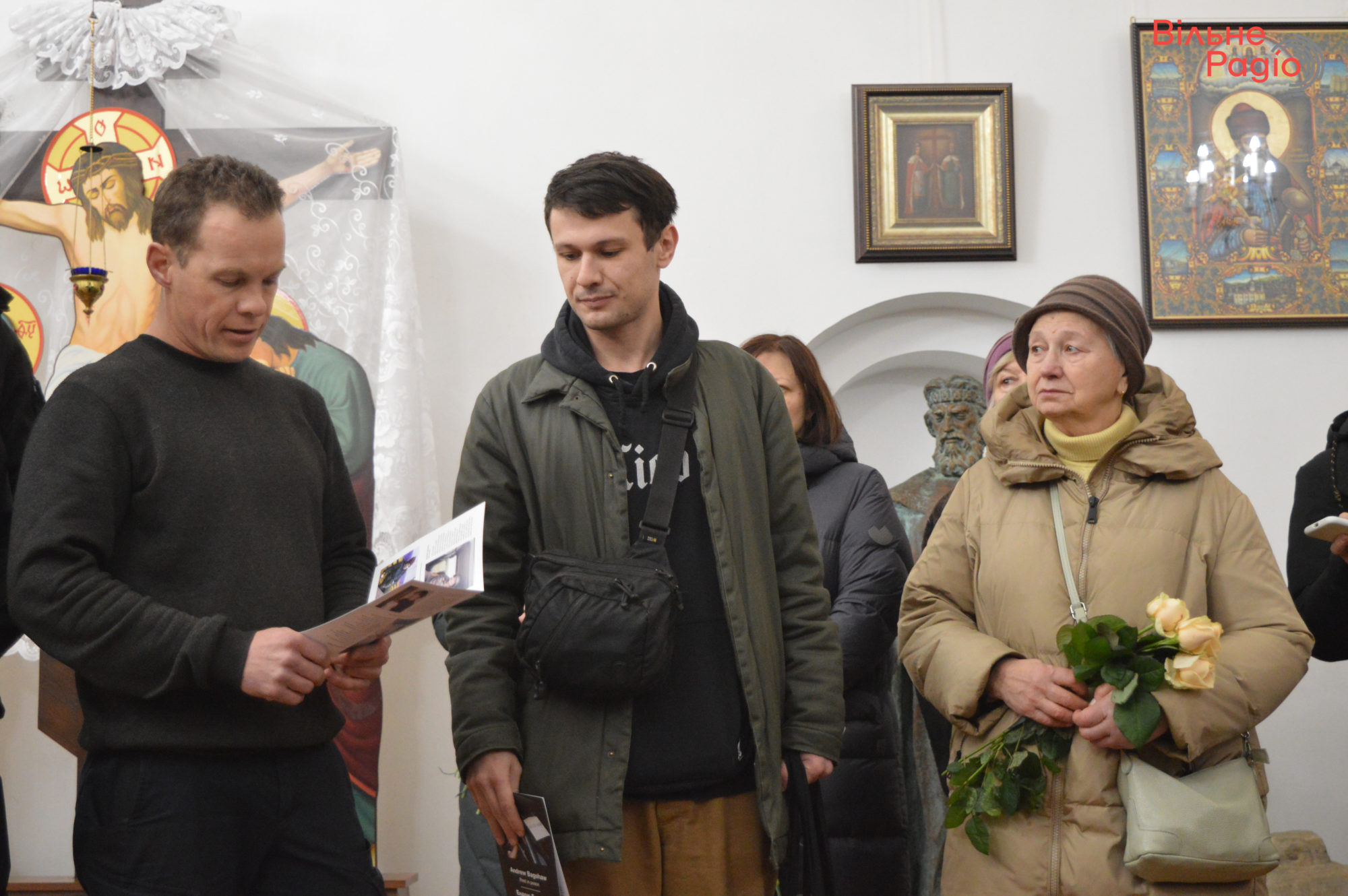 У Києві попрощалися з убитим у Соледарі британським волонтером (фоторепортаж) 13