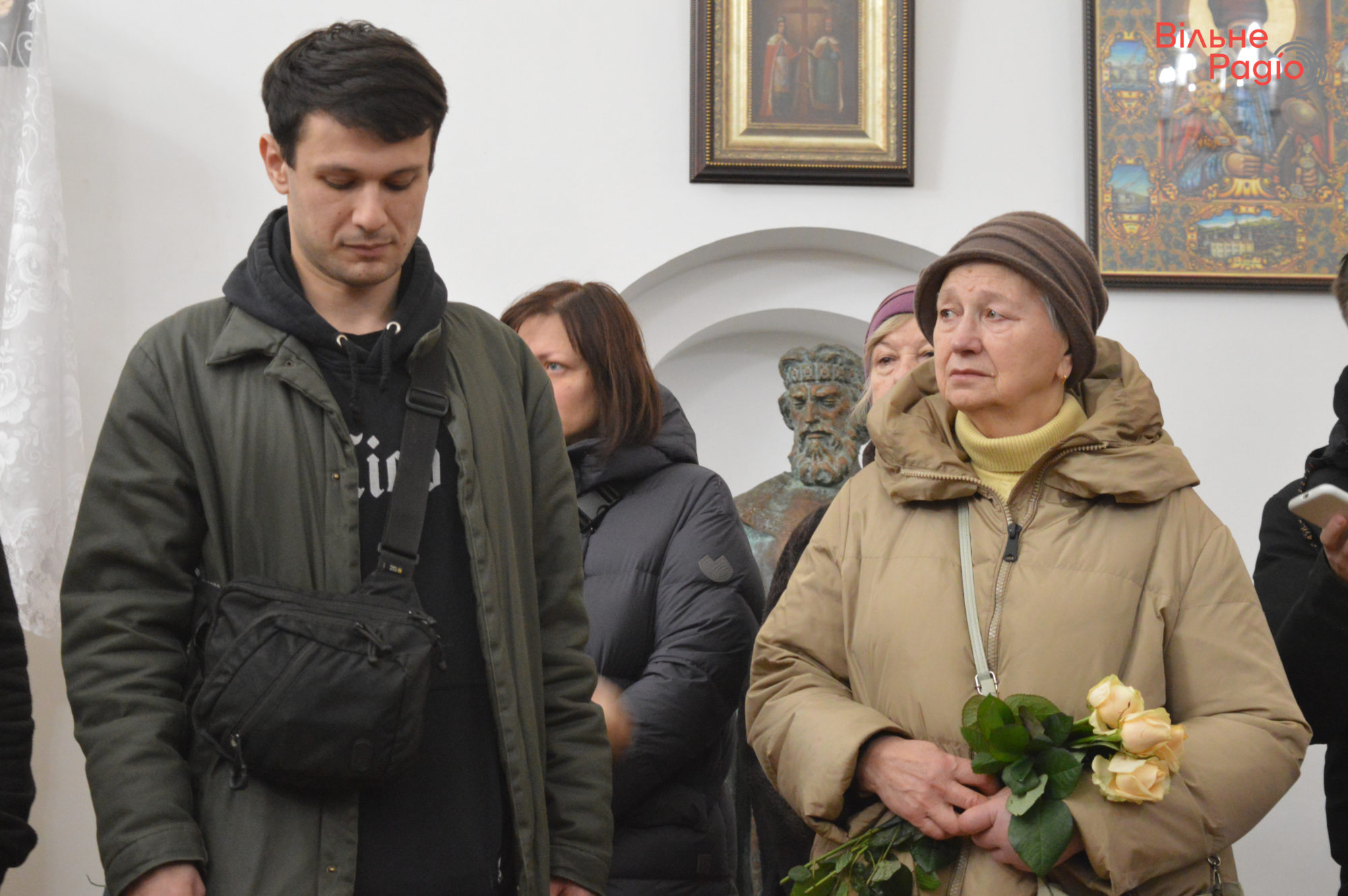 У Києві попрощалися з убитим у Соледарі британським волонтером (фоторепортаж) 12
