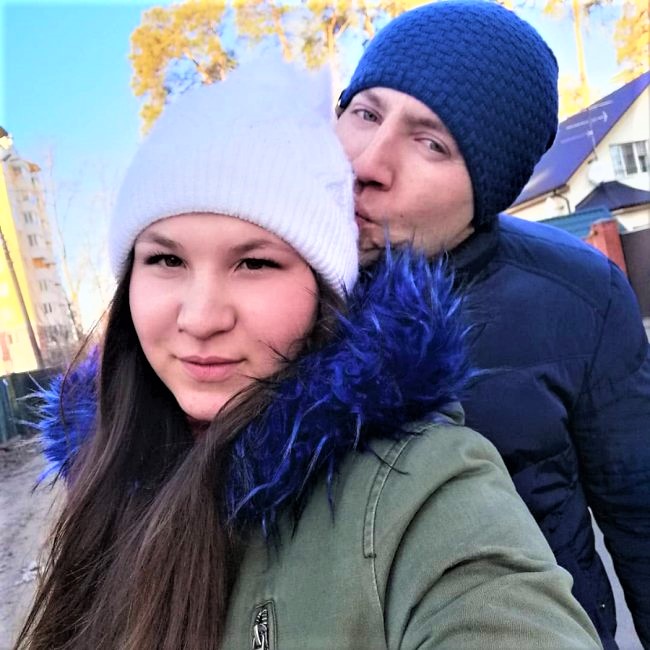 Денис Топчій з дружиною