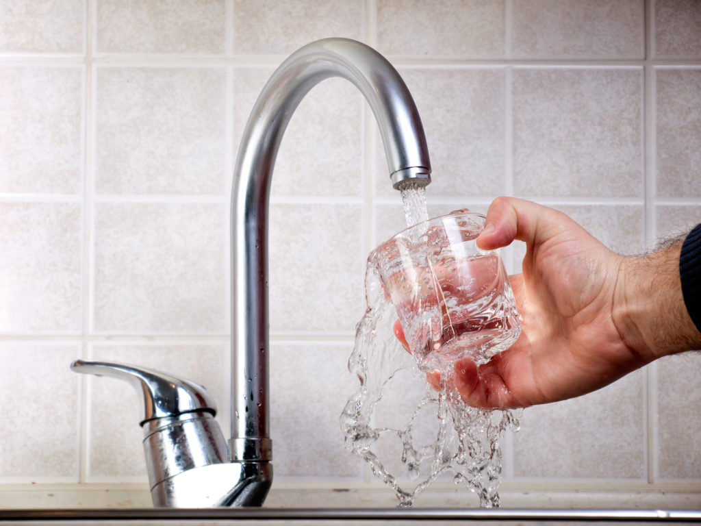 В Покровске городские власти предлагают снизить тарифы на воду