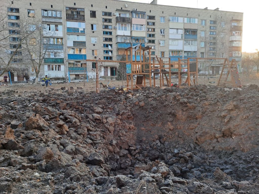 Сутки в Донецкой области: оккупанты били по домам, ранили четырех гражданских (сводка)
