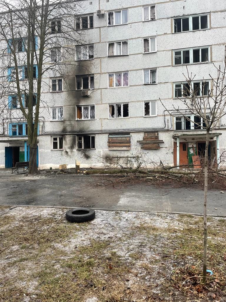 Доба на Донеччині: окупанти поранили трьох цивільних, під вогнем — будинки місцевих і шахтні будівлі (зведення) 8