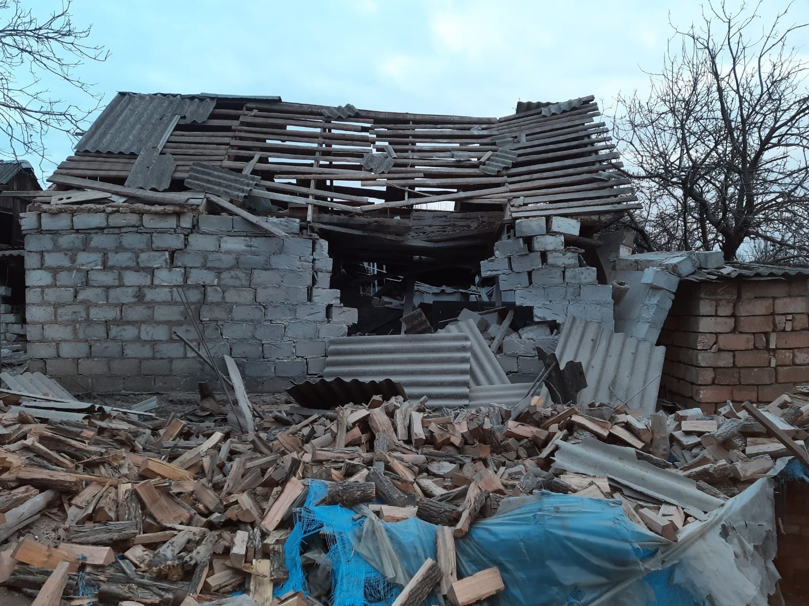 Сутки в Донецкой области: оккупанты повредили полсотни домов, ранили 4 гражданских (сводка) 10